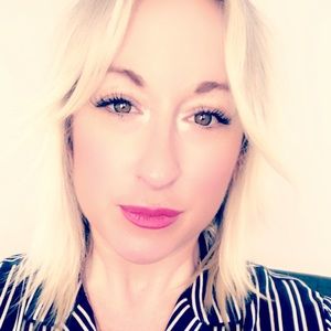 Meet your Posher, Lara